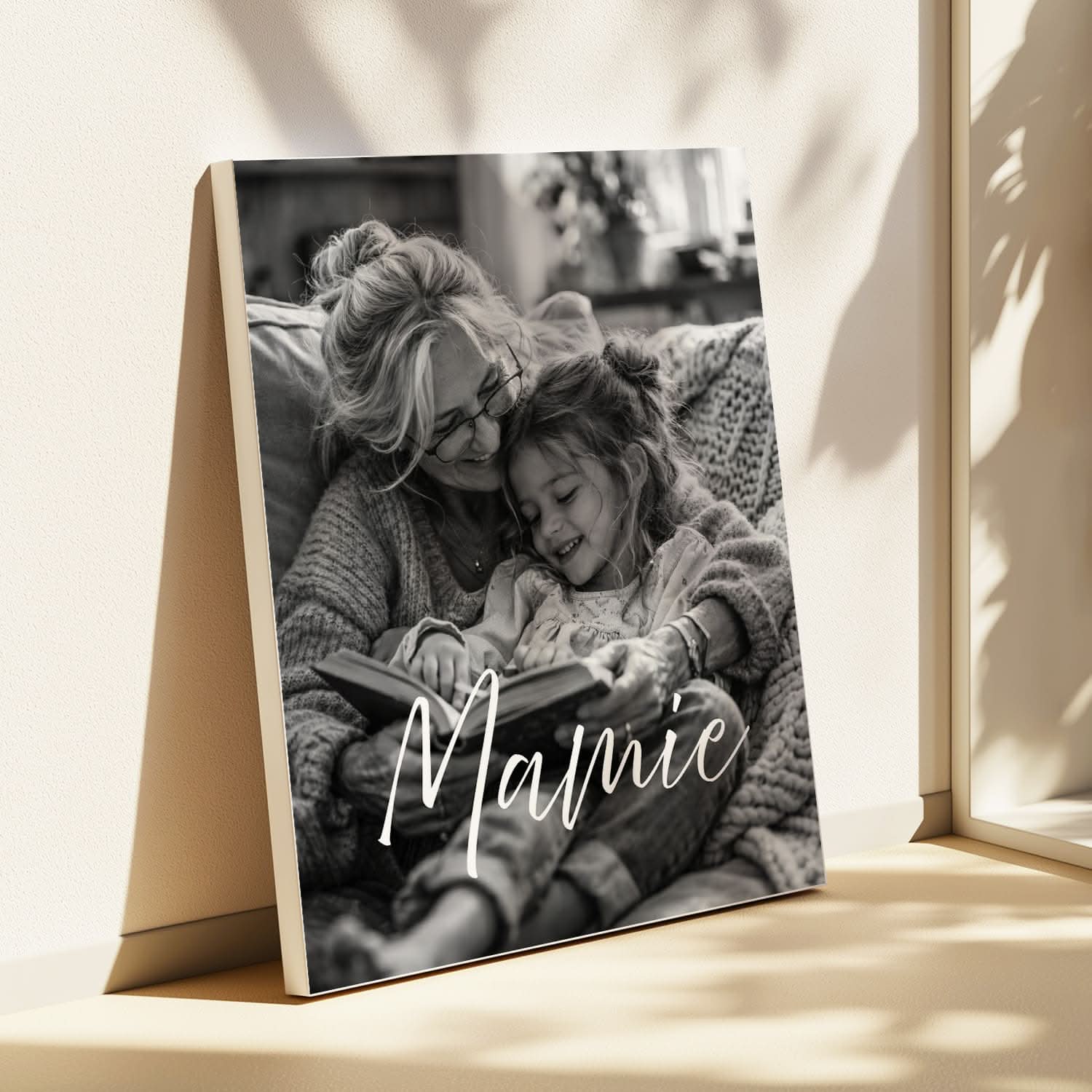 Toile Mamie Personnalisée Noir & Blanc – Photo Unique – Cadeau Grand-Mère Élégant