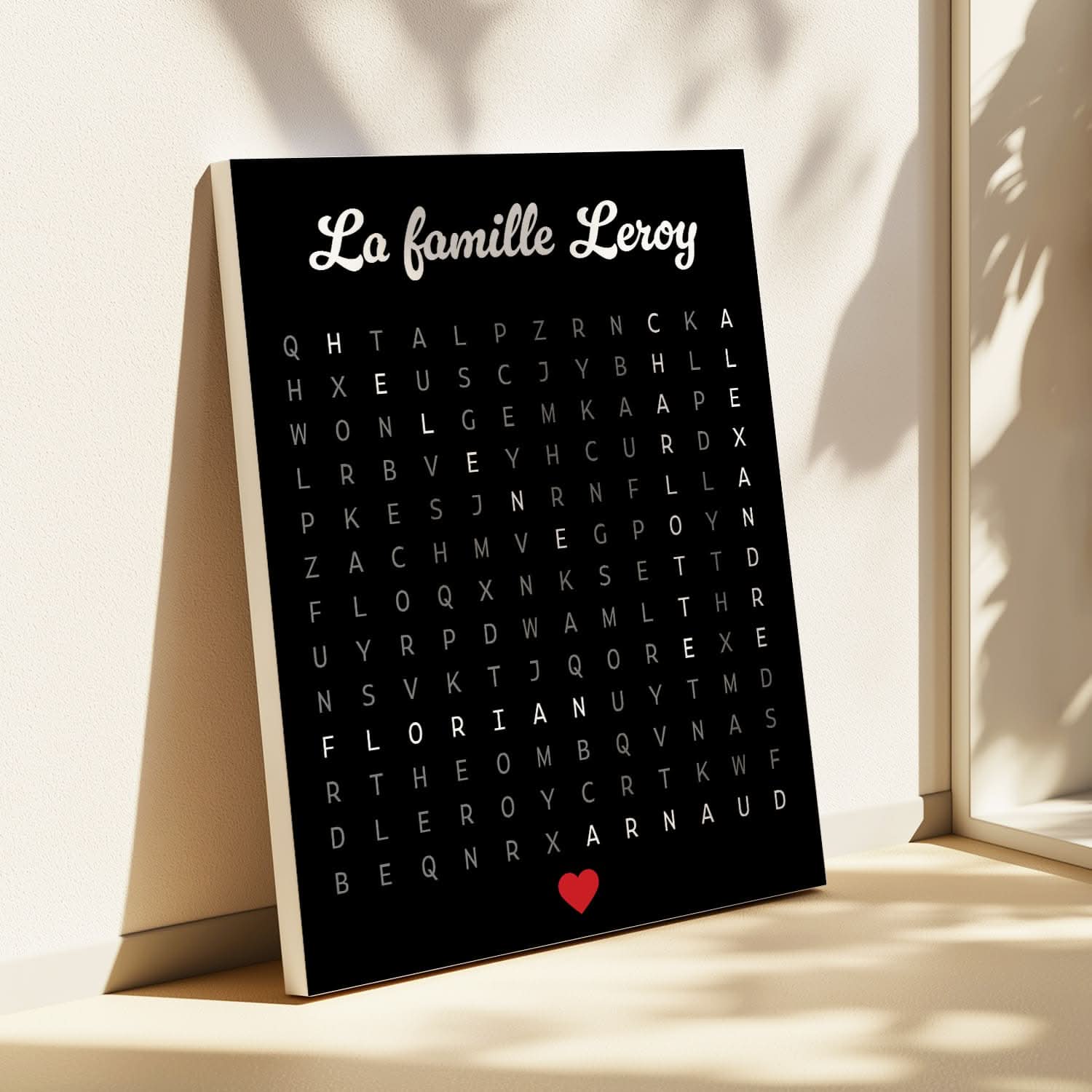 Toile Mots Mêlés Famille Personnalisée – Prénoms Cachés – Cadeau Original (Noir)