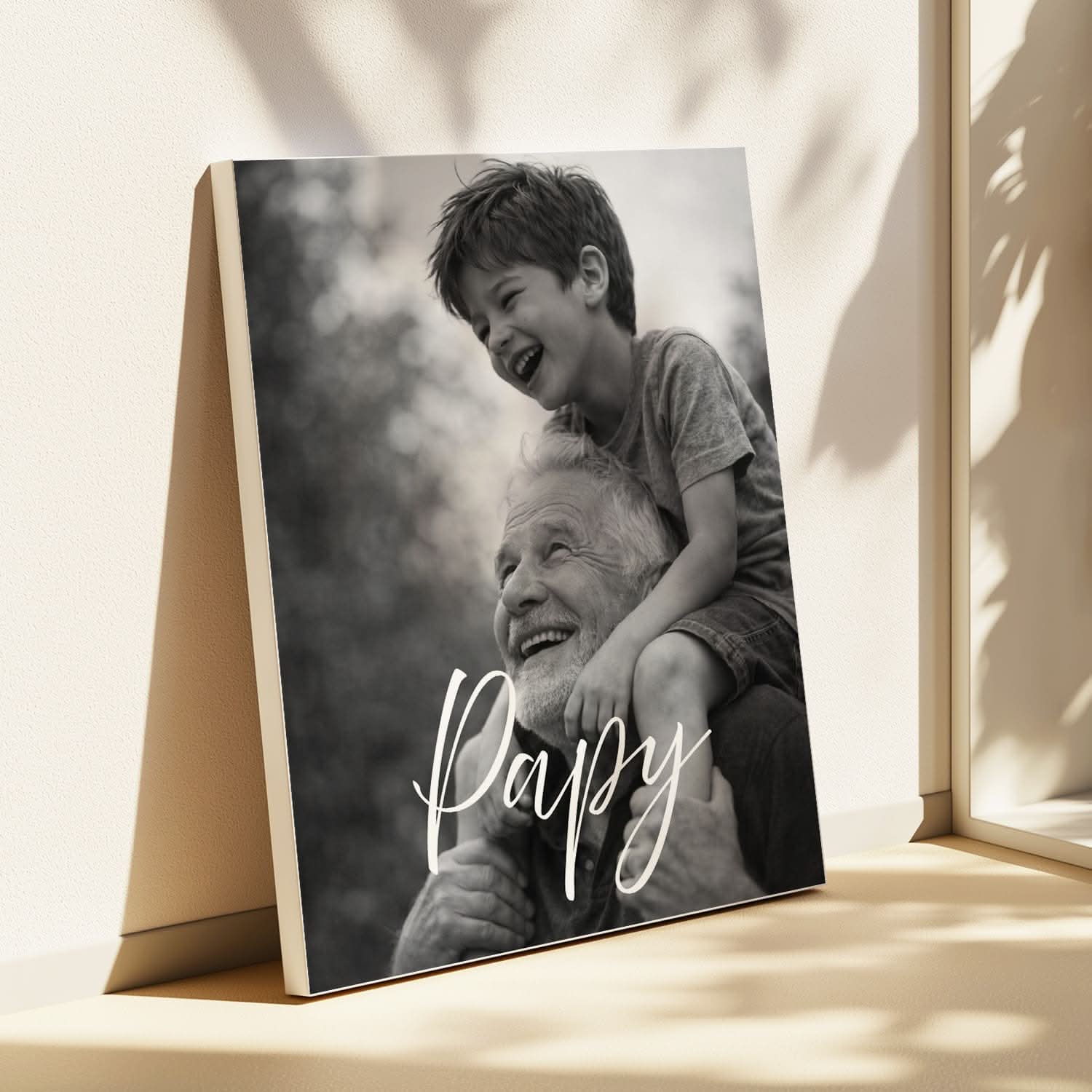 Toile Papi Personnalisée Noir et Blanc – Prénom en Signature